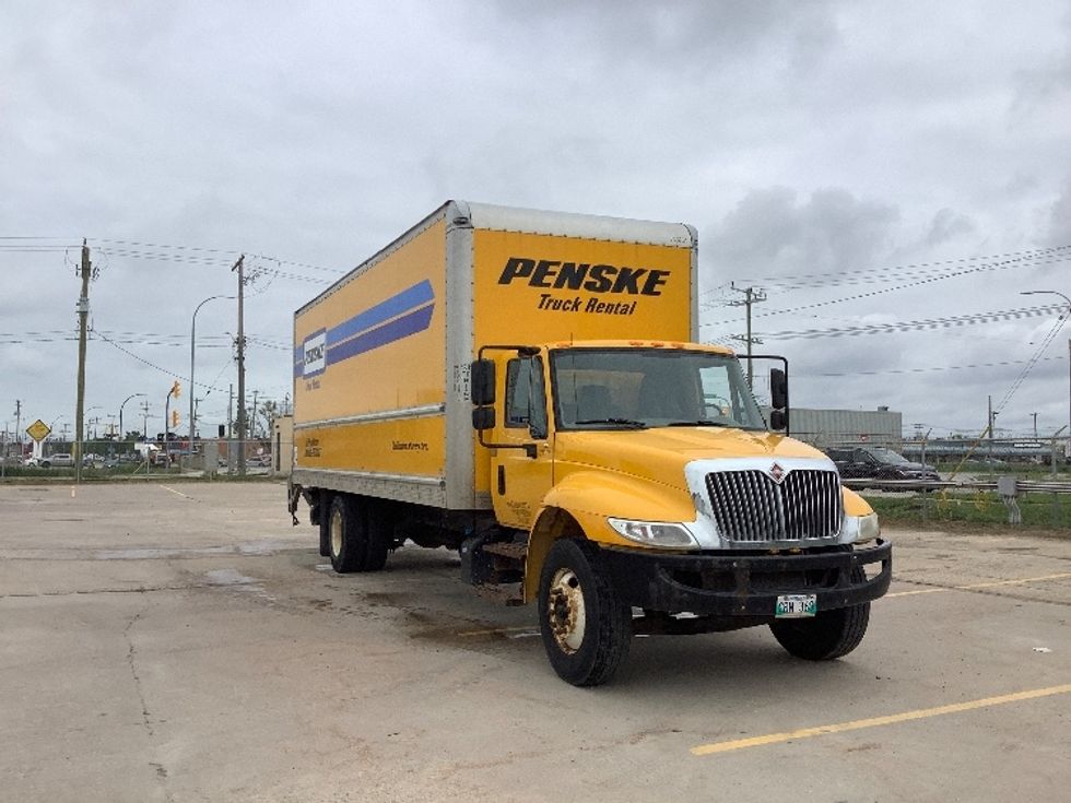 Medium Duty Box Truck-Light and Medium Duty Trucks-International-2019-4300-Winnipeg-MB-246,890\n\t\tkm-$ 56,250 - Image 1