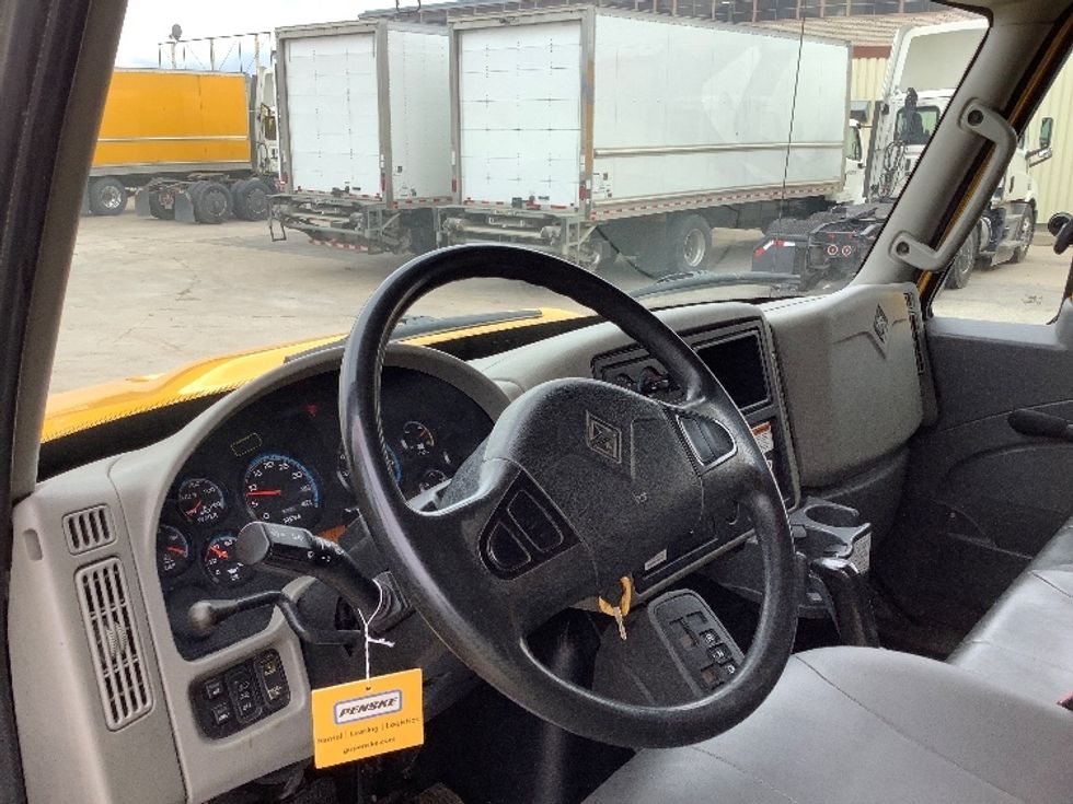 Medium Duty Box Truck-Light and Medium Duty Trucks-International-2019-4300-Winnipeg-MB-246,890\n\t\tkm-$ 56,250 - Image 17