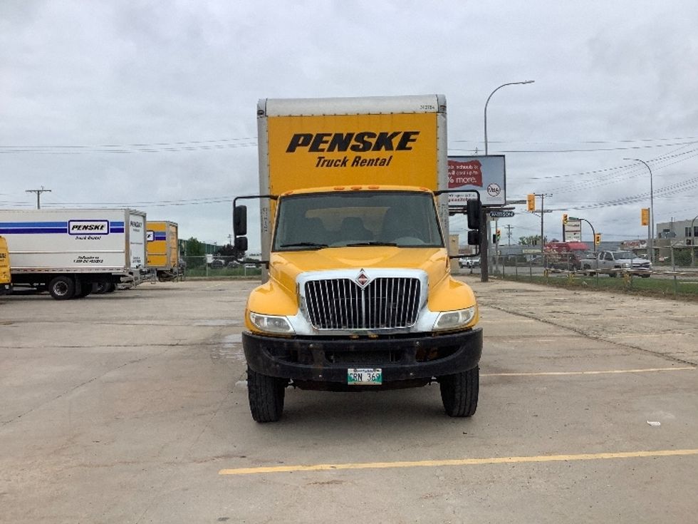 Medium Duty Box Truck-Light and Medium Duty Trucks-International-2019-4300-Winnipeg-MB-246,890\n\t\tkm-$ 56,250 - Image 2