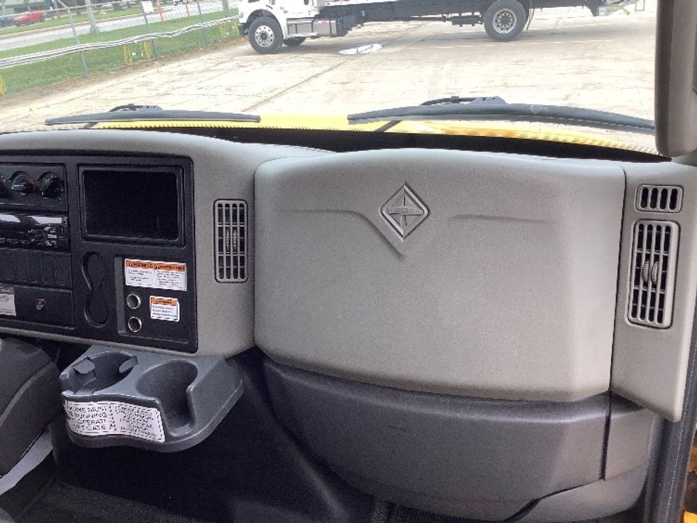 Medium Duty Box Truck-Light and Medium Duty Trucks-International-2019-4300-Winnipeg-MB-246,890\n\t\tkm-$ 56,250 - Image 21