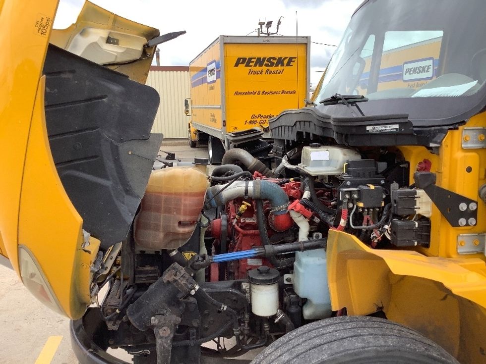 Medium Duty Box Truck-Light and Medium Duty Trucks-International-2019-4300-Winnipeg-MB-246,890\n\t\tkm-$ 56,250 - Image 23