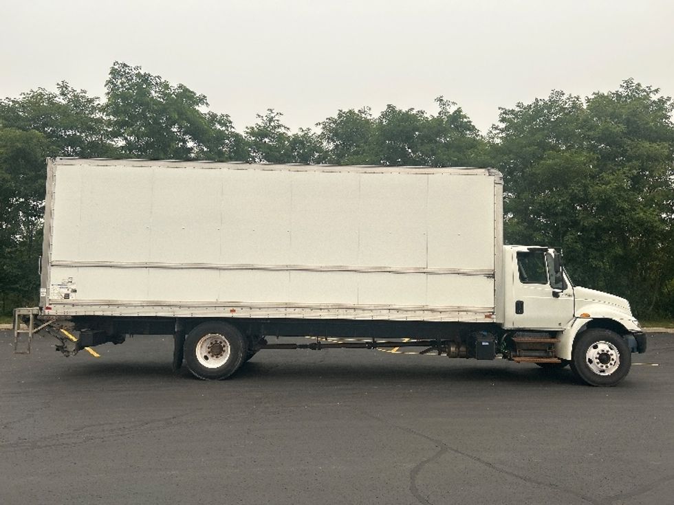 Medium Duty Box Truck-Light and Medium Duty Trucks-International-2019-4300-Zelienople-PA-98,826\n\t\tmiles-$ 56,500 - Image 15