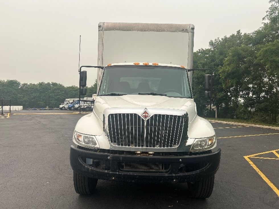 Medium Duty Box Truck-Light and Medium Duty Trucks-International-2019-4300-Zelienople-PA-98,826\n\t\tmiles-$ 56,500 - Image 2