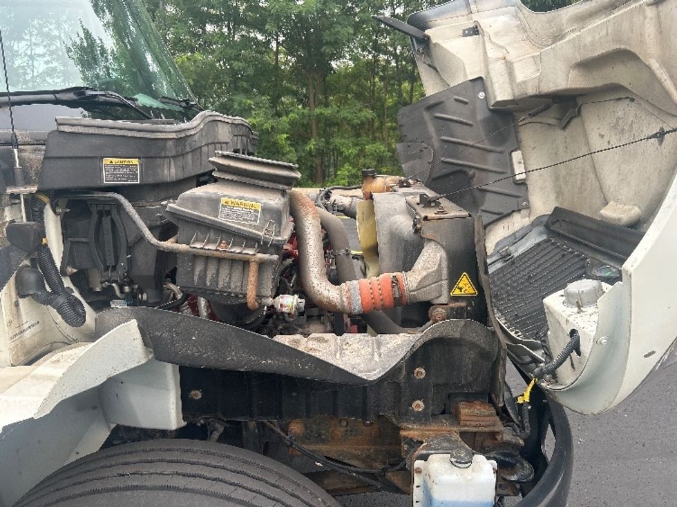 Medium Duty Box Truck-Light and Medium Duty Trucks-International-2019-4300-Zelienople-PA-98,826\n\t\tmiles-$ 56,500 - Image 23