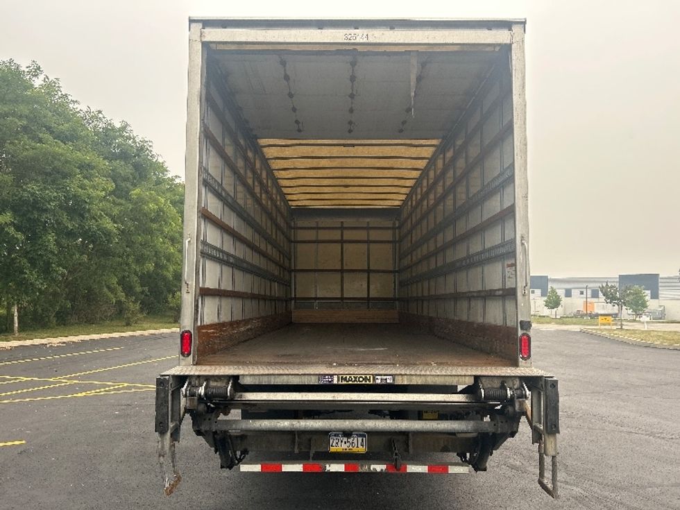 Medium Duty Box Truck-Light and Medium Duty Trucks-International-2019-4300-Zelienople-PA-98,826\n\t\tmiles-$ 56,500 - Image 8
