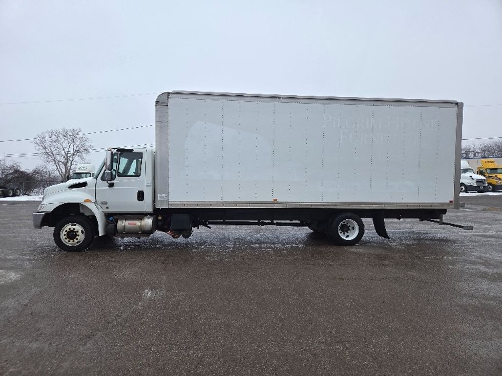Medium Duty Box Truck-Light and Medium Duty Trucks-International-2019-4300LP-Jackson-MI-205,272\n\t\tmiles-$ 38,000 - Image 4