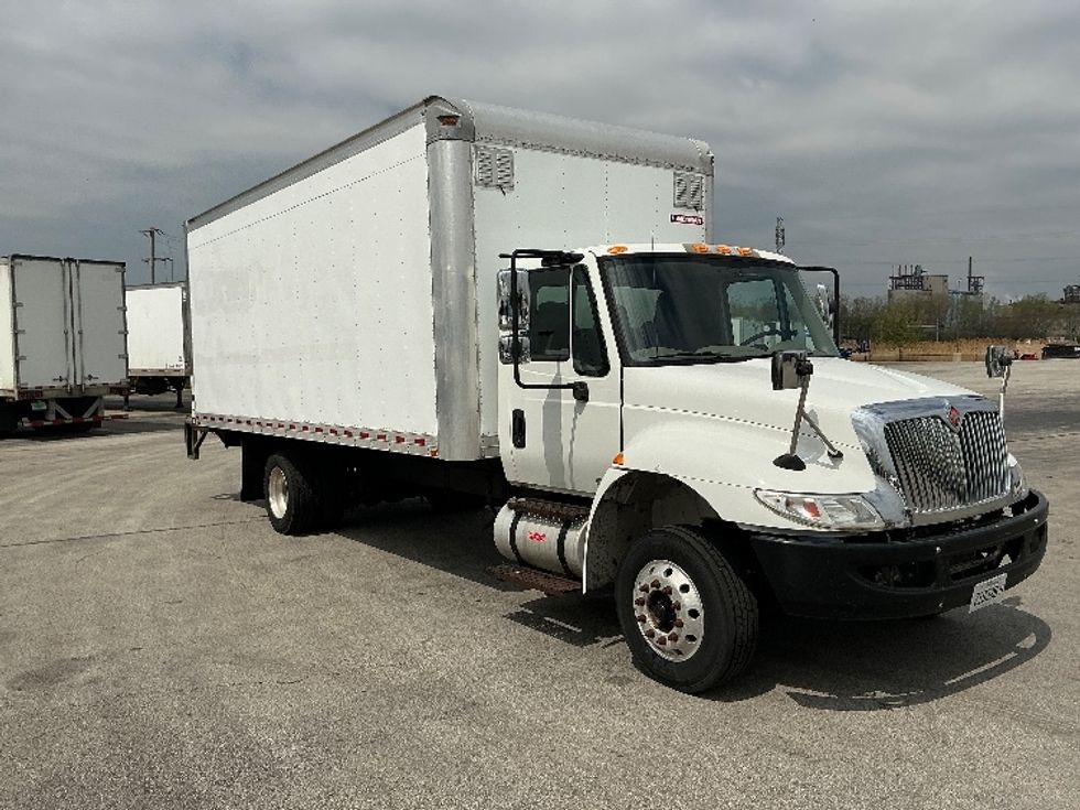 Medium Duty Box Truck-Light and Medium Duty Trucks-International-2019-4300LP-La Porte-IN-224,414\n\t\tmiles-$ 28,250 - Image 1