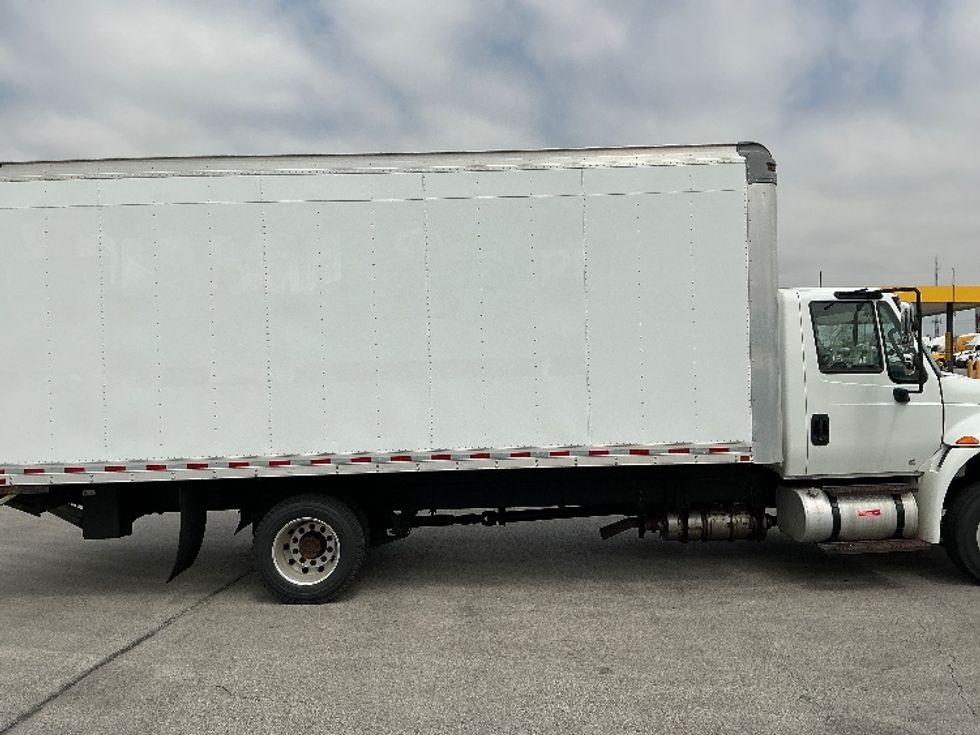 Medium Duty Box Truck-Light and Medium Duty Trucks-International-2019-4300LP-La Porte-IN-224,414\n\t\tmiles-$ 28,250 - Image 14