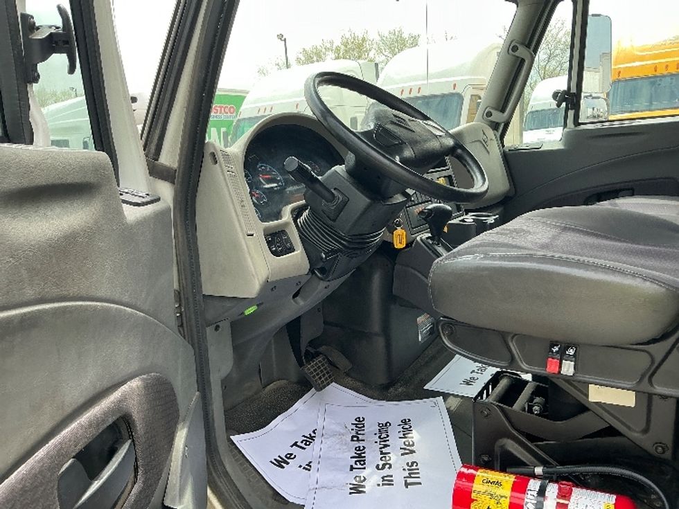 Medium Duty Box Truck-Light and Medium Duty Trucks-International-2019-4300LP-La Porte-IN-224,414\n\t\tmiles-$ 28,250 - Image 15
