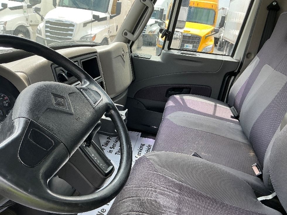 Medium Duty Box Truck-Light and Medium Duty Trucks-International-2019-4300LP-La Porte-IN-224,414\n\t\tmiles-$ 28,250 - Image 17