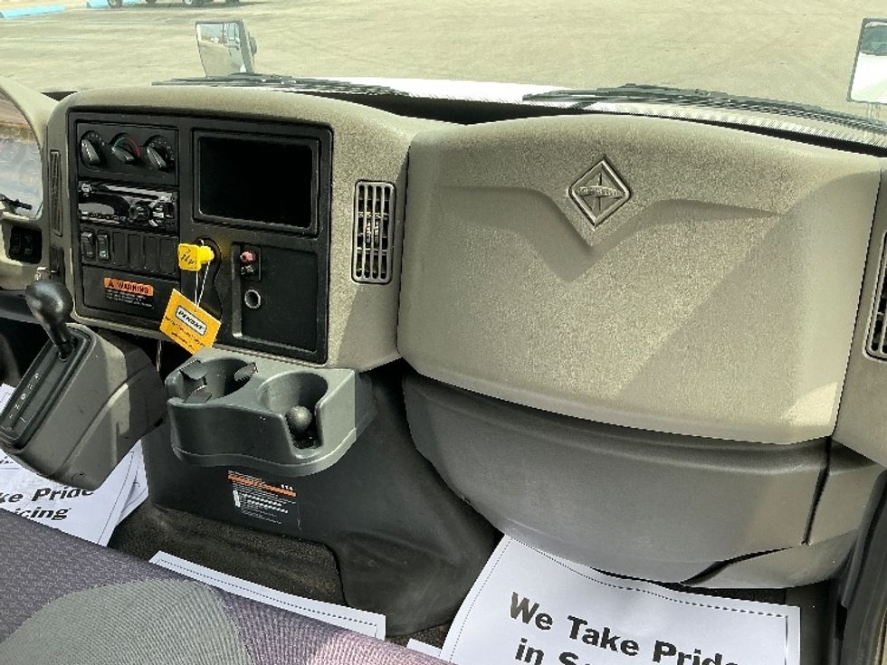 Medium Duty Box Truck-Light and Medium Duty Trucks-International-2019-4300LP-La Porte-IN-224,414\n\t\tmiles-$ 28,250 - Image 19