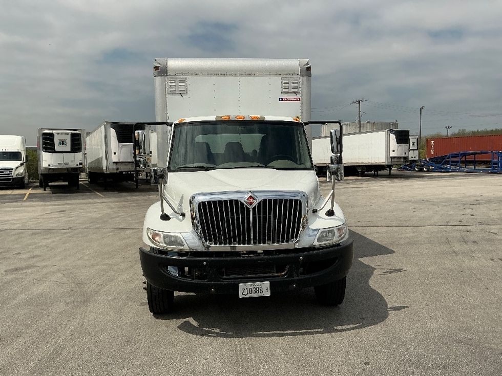 Medium Duty Box Truck-Light and Medium Duty Trucks-International-2019-4300LP-La Porte-IN-224,414\n\t\tmiles-$ 28,250 - Image 2