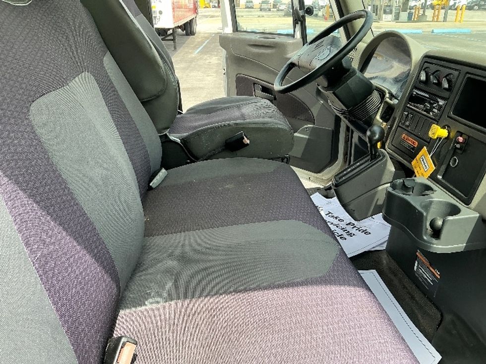 Medium Duty Box Truck-Light and Medium Duty Trucks-International-2019-4300LP-La Porte-IN-224,414\n\t\tmiles-$ 28,250 - Image 20