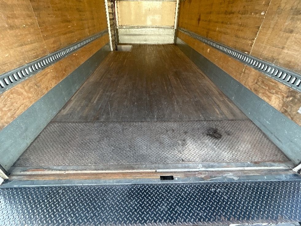 Medium Duty Box Truck-Light and Medium Duty Trucks-International-2019-4300LP-San Antonio-TX-222,394\n\t\tmiles-$ 27,500 - Image 10