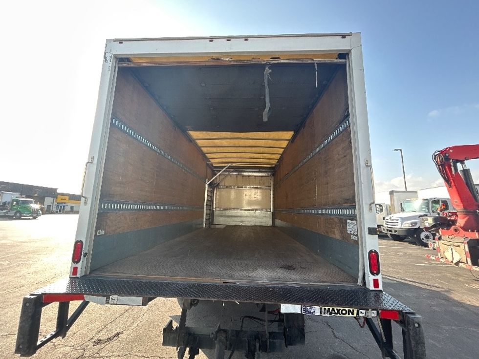 Medium Duty Box Truck-Light and Medium Duty Trucks-International-2019-4300LP-San Antonio-TX-222,394\n\t\tmiles-$ 27,500 - Image 8