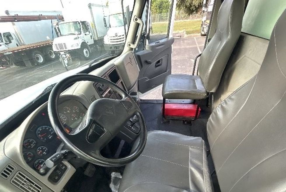 Medium Duty Box Truck-Light and Medium Duty Trucks-International-2019-4300LP-San Antonio-TX-222,394\n\t\tmiles-$ 27,500 - Image 19