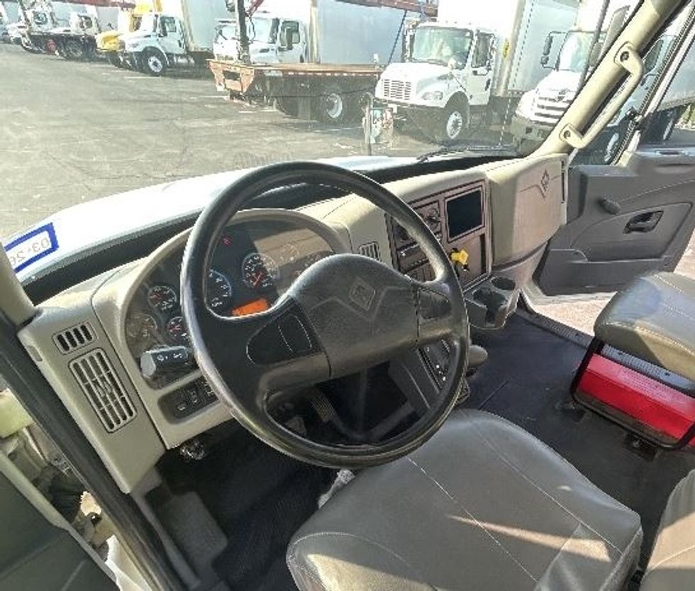 Medium Duty Box Truck-Light and Medium Duty Trucks-International-2019-4300LP-San Antonio-TX-222,394\n\t\tmiles-$ 27,500 - Image 17