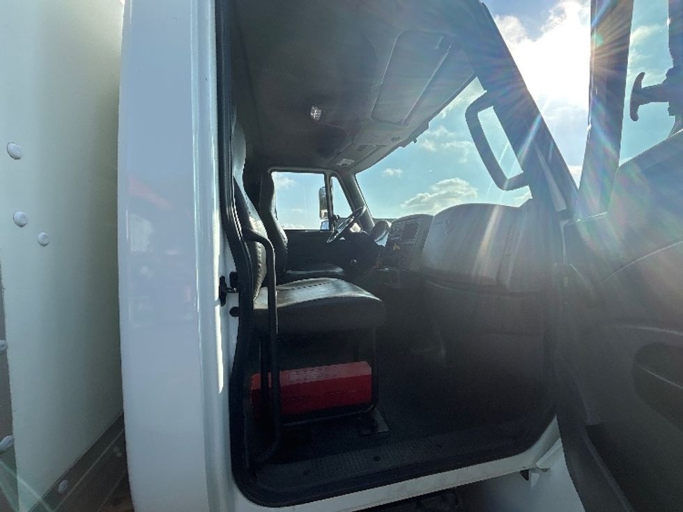 Medium Duty Box Truck-Light and Medium Duty Trucks-International-2019-4300LP-San Antonio-TX-222,394\n\t\tmiles-$ 27,500 - Image 20