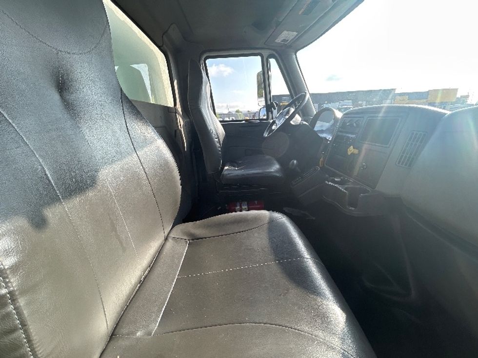 Medium Duty Box Truck-Light and Medium Duty Trucks-International-2019-4300LP-San Antonio-TX-222,394\n\t\tmiles-$ 27,500 - Image 22