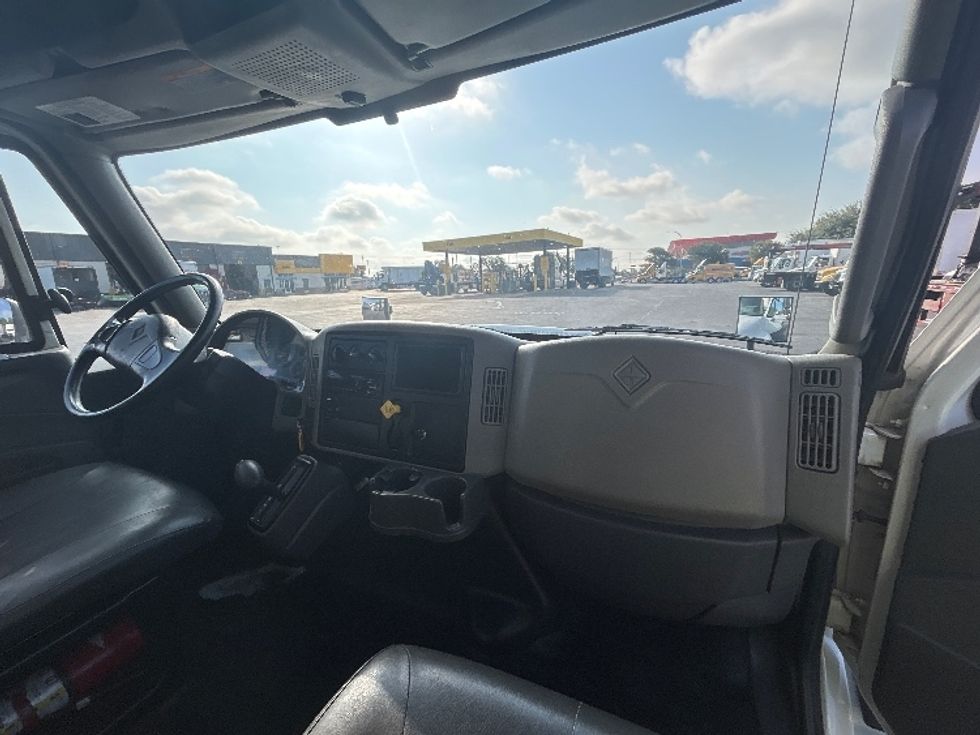 Medium Duty Box Truck-Light and Medium Duty Trucks-International-2019-4300LP-San Antonio-TX-222,394\n\t\tmiles-$ 27,500 - Image 21