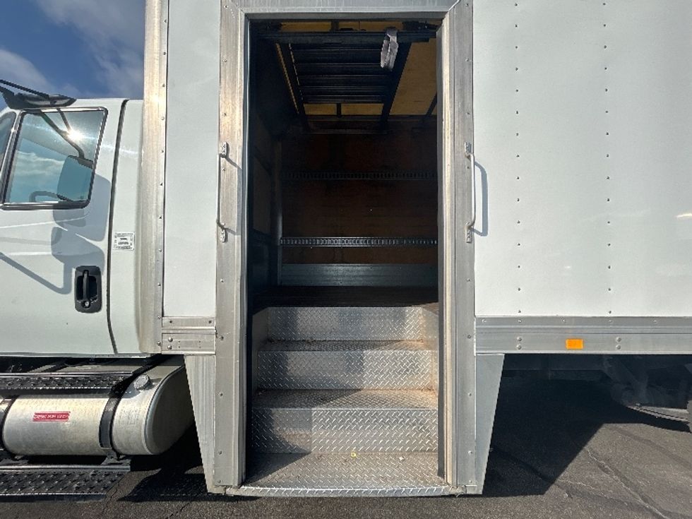 Medium Duty Box Truck-Light and Medium Duty Trucks-International-2019-4300LP-San Antonio-TX-222,394\n\t\tmiles-$ 27,500 - Image 26