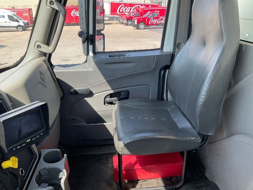 Medium Duty Box Truck-Light and Medium Duty Trucks-International-2019-4300LP-Tulsa-OK-105,464\n\t\tmiles-$ 54,500 - Image 12