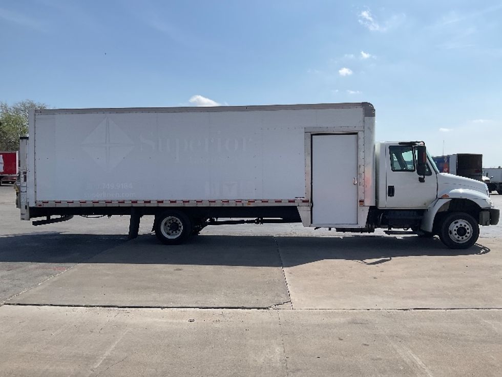 Medium Duty Box Truck-Light and Medium Duty Trucks-International-2019-4300LP-Tulsa-OK-105,464\n\t\tmiles-$ 54,500 - Image 16