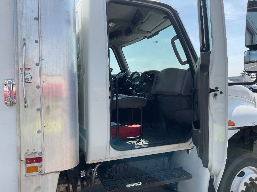 Medium Duty Box Truck-Light and Medium Duty Trucks-International-2019-4300LP-Tulsa-OK-105,464\n\t\tmiles-$ 54,500 - Image 20