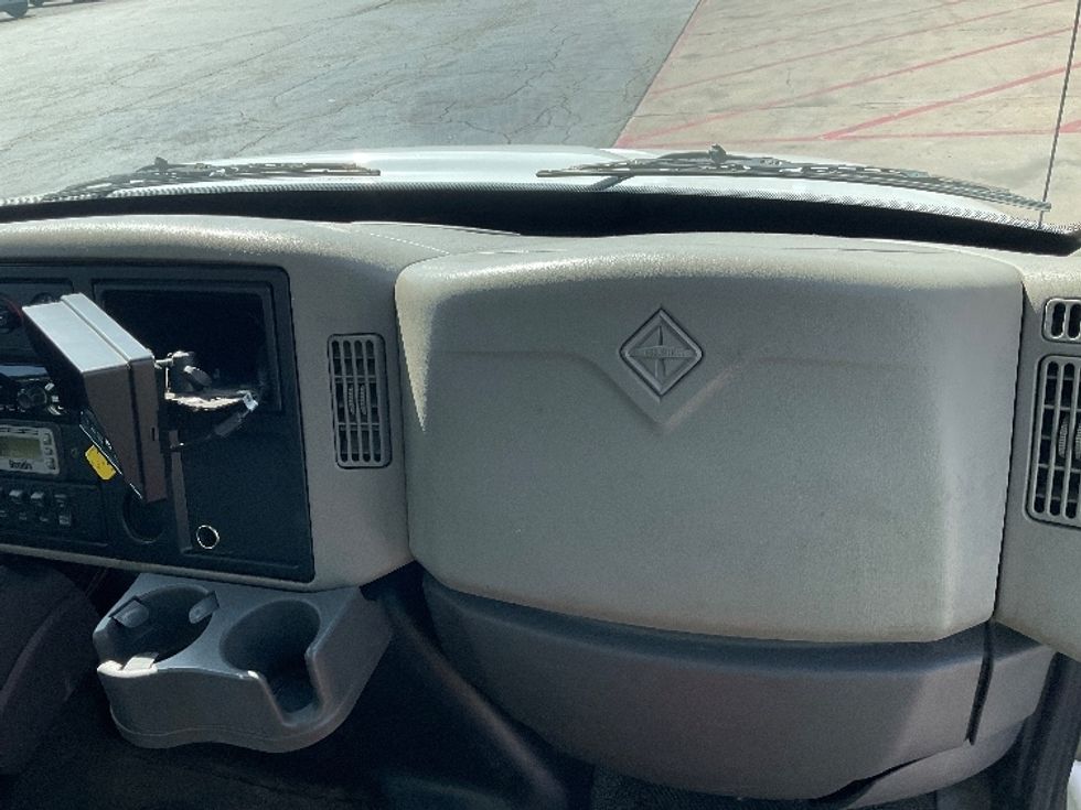 Medium Duty Box Truck-Light and Medium Duty Trucks-International-2019-4300LP-Tulsa-OK-105,464\n\t\tmiles-$ 54,500 - Image 21