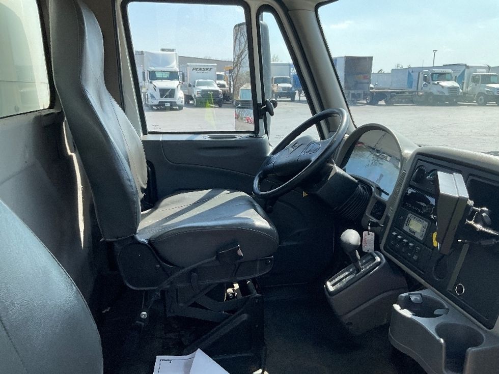 Medium Duty Box Truck-Light and Medium Duty Trucks-International-2019-4300LP-Tulsa-OK-105,464\n\t\tmiles-$ 54,500 - Image 22