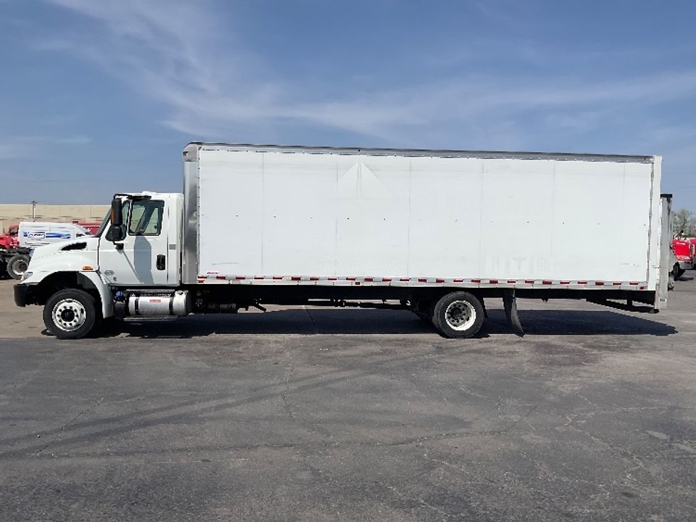 Medium Duty Box Truck-Light and Medium Duty Trucks-International-2019-4300LP-Tulsa-OK-105,464\n\t\tmiles-$ 54,500 - Image 4