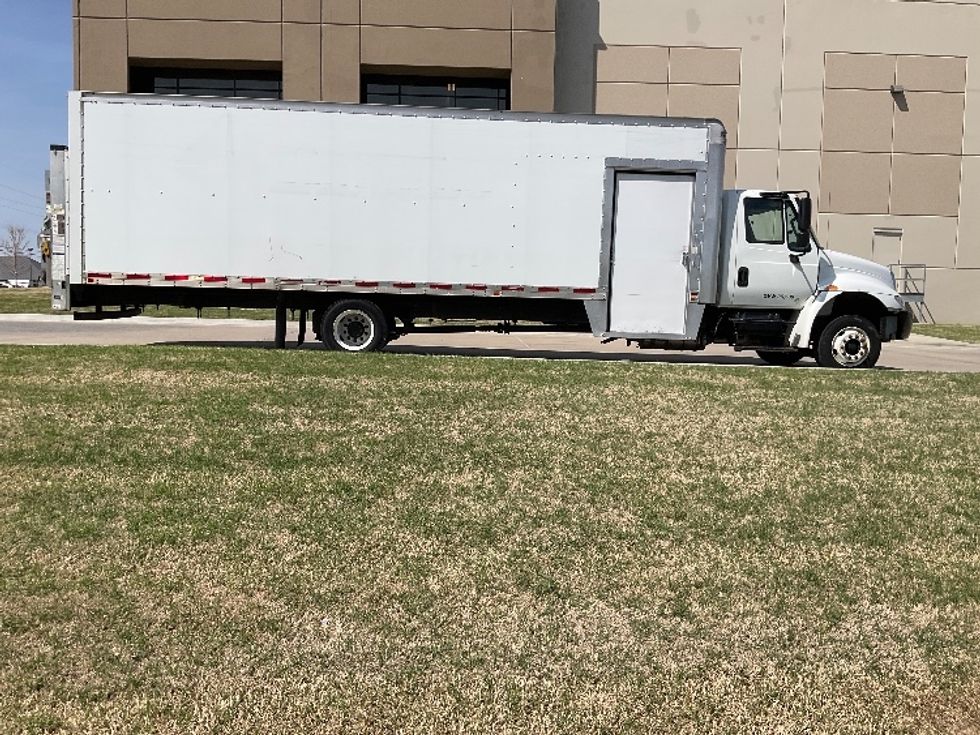 Medium Duty Box Truck-Light and Medium Duty Trucks-International-2019-4300LP-Tulsa-OK-120,006\n\t\tmiles-$ 53,000 - Image 15