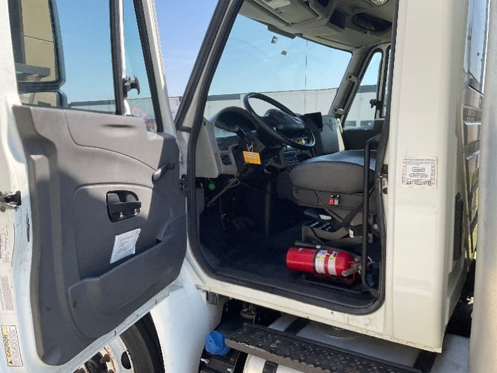 Medium Duty Box Truck-Light and Medium Duty Trucks-International-2019-4300LP-Tulsa-OK-120,006\n\t\tmiles-$ 53,000 - Image 16