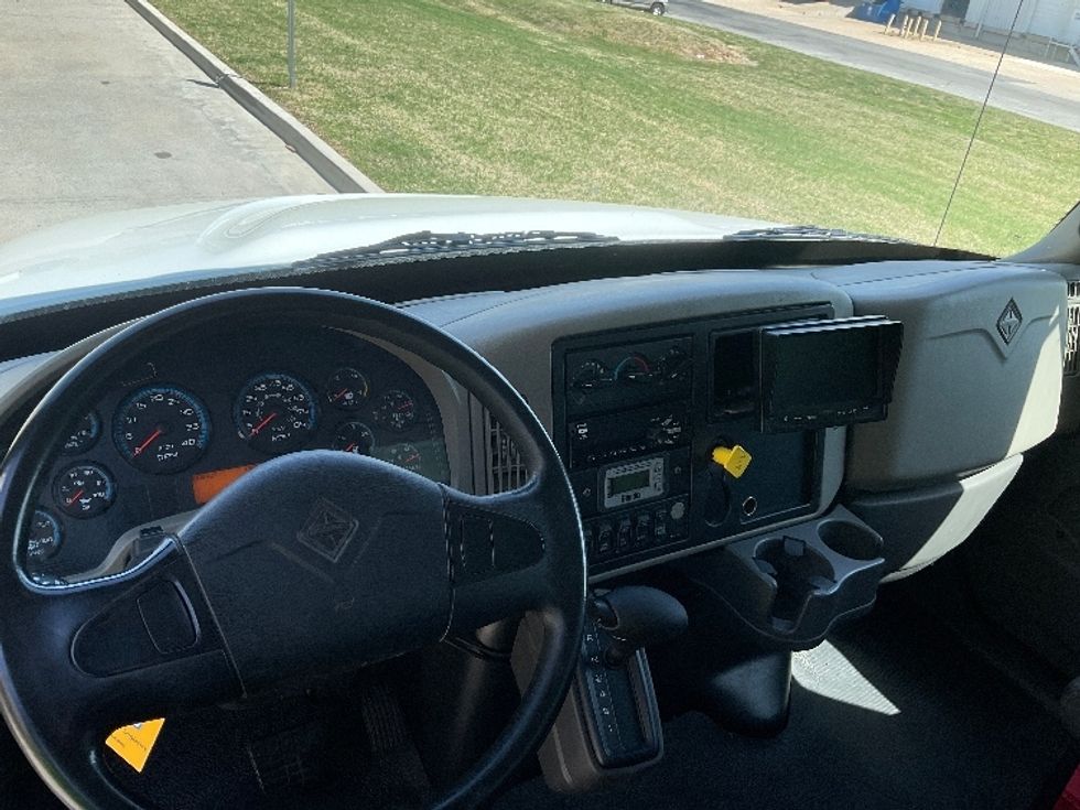 Medium Duty Box Truck-Light and Medium Duty Trucks-International-2019-4300LP-Tulsa-OK-120,006\n\t\tmiles-$ 53,000 - Image 18
