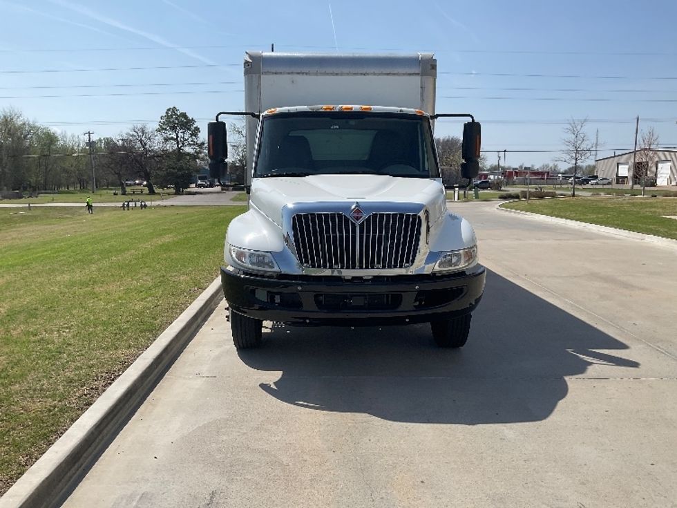 Medium Duty Box Truck-Light and Medium Duty Trucks-International-2019-4300LP-Tulsa-OK-120,006\n\t\tmiles-$ 53,000 - Image 2