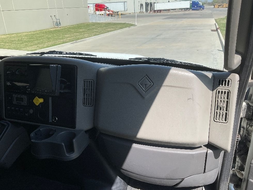 Medium Duty Box Truck-Light and Medium Duty Trucks-International-2019-4300LP-Tulsa-OK-120,006\n\t\tmiles-$ 53,000 - Image 21