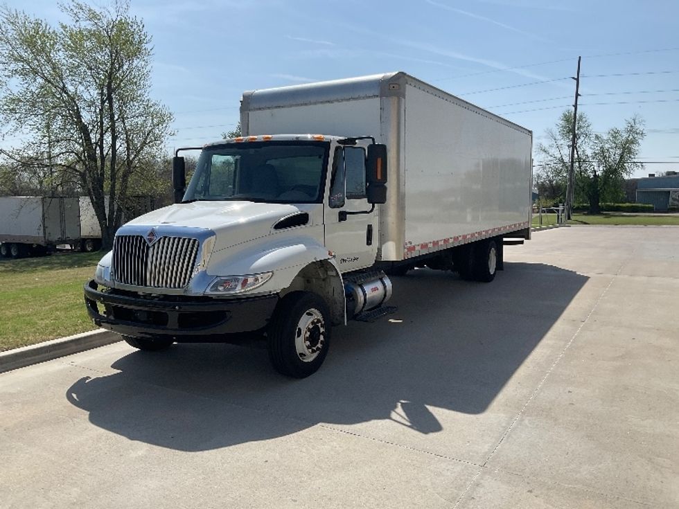 Medium Duty Box Truck-Light and Medium Duty Trucks-International-2019-4300LP-Tulsa-OK-120,006\n\t\tmiles-$ 53,000 - Image 3