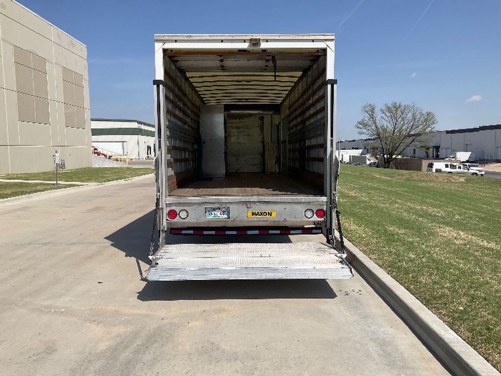 Medium Duty Box Truck-Light and Medium Duty Trucks-International-2019-4300LP-Tulsa-OK-120,006\n\t\tmiles-$ 53,000 - Image 9