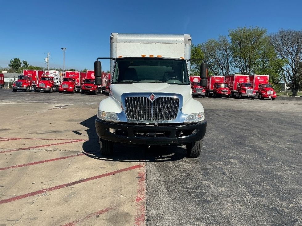 Medium Duty Box Truck-Light and Medium Duty Trucks-International-2019-4300LP-Tulsa-OK-273,720\n\t\tmiles-$ 31,000 - Image 2