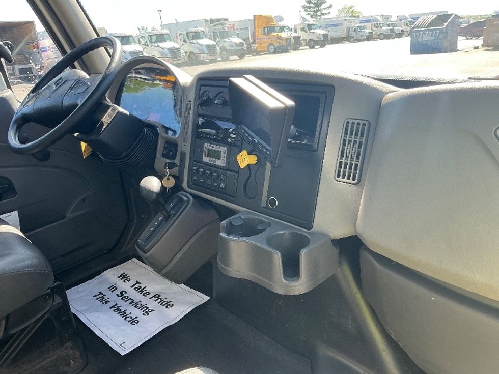 Medium Duty Box Truck-Light and Medium Duty Trucks-International-2019-4300LP-Tulsa-OK-273,720\n\t\tmiles-$ 31,000 - Image 21