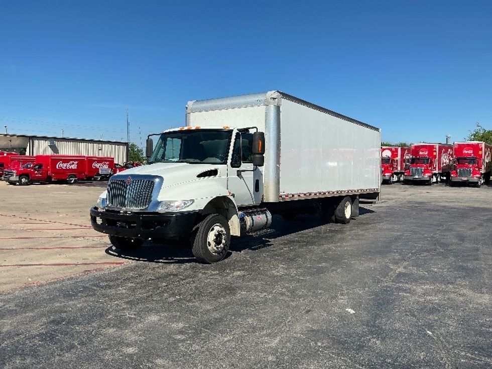 Medium Duty Box Truck-Light and Medium Duty Trucks-International-2019-4300LP-Tulsa-OK-273,720\n\t\tmiles-$ 31,000 - Image 3