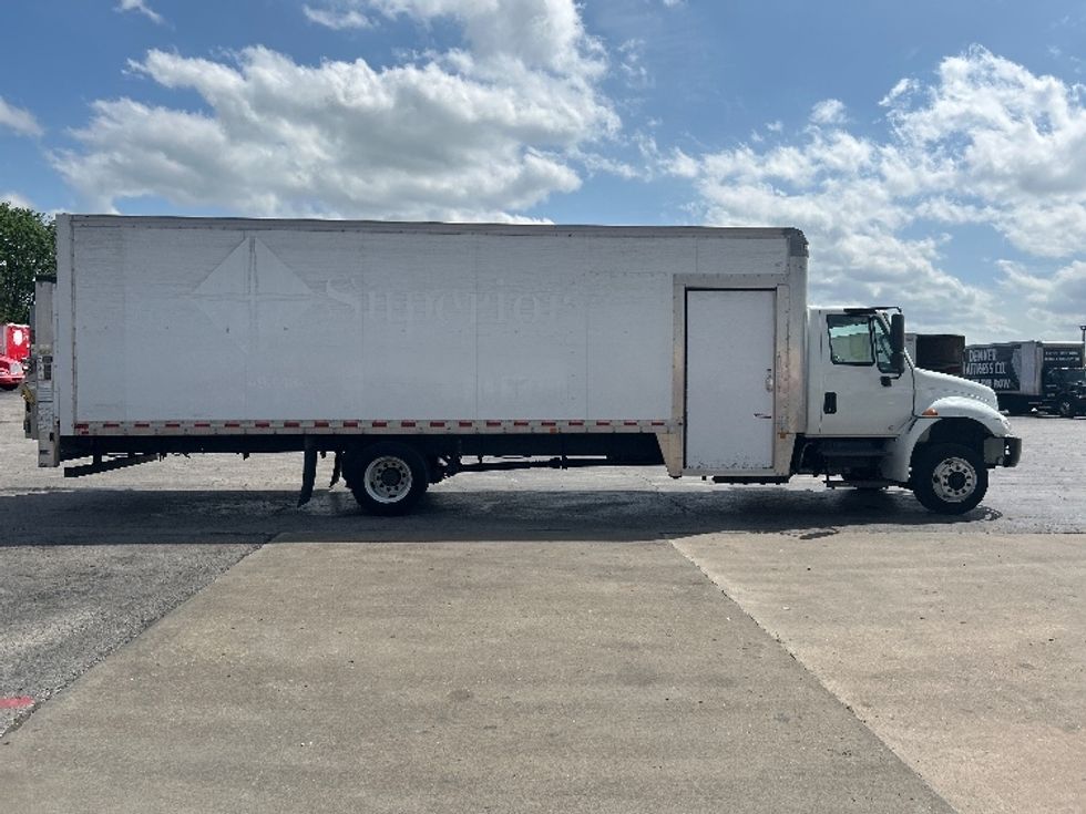 Medium Duty Box Truck-Light and Medium Duty Trucks-International-2019-4300LP-Tulsa-OK-73,902\n\t\tmiles-$ 57,500 - Image 15