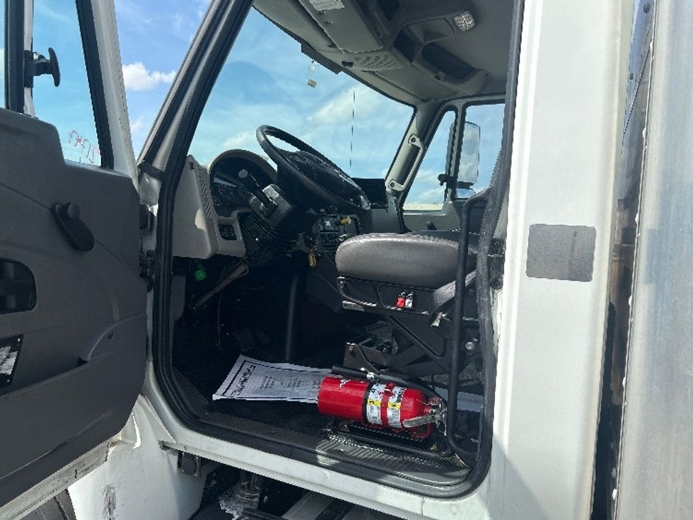 Medium Duty Box Truck-Light and Medium Duty Trucks-International-2019-4300LP-Tulsa-OK-73,902\n\t\tmiles-$ 57,500 - Image 16