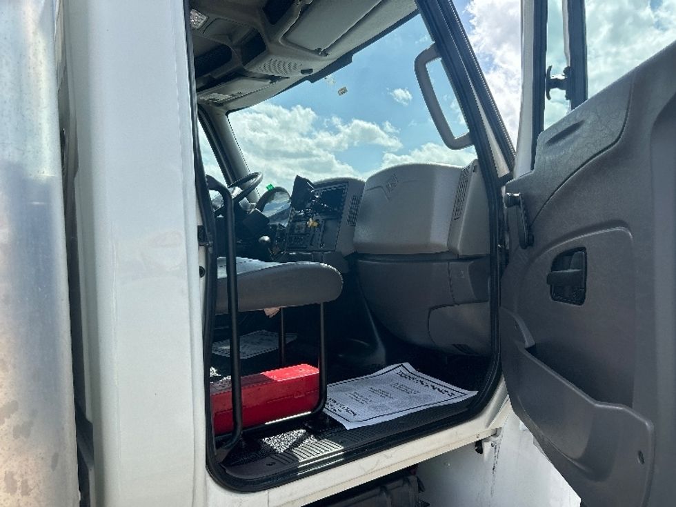 Medium Duty Box Truck-Light and Medium Duty Trucks-International-2019-4300LP-Tulsa-OK-73,902\n\t\tmiles-$ 57,500 - Image 20