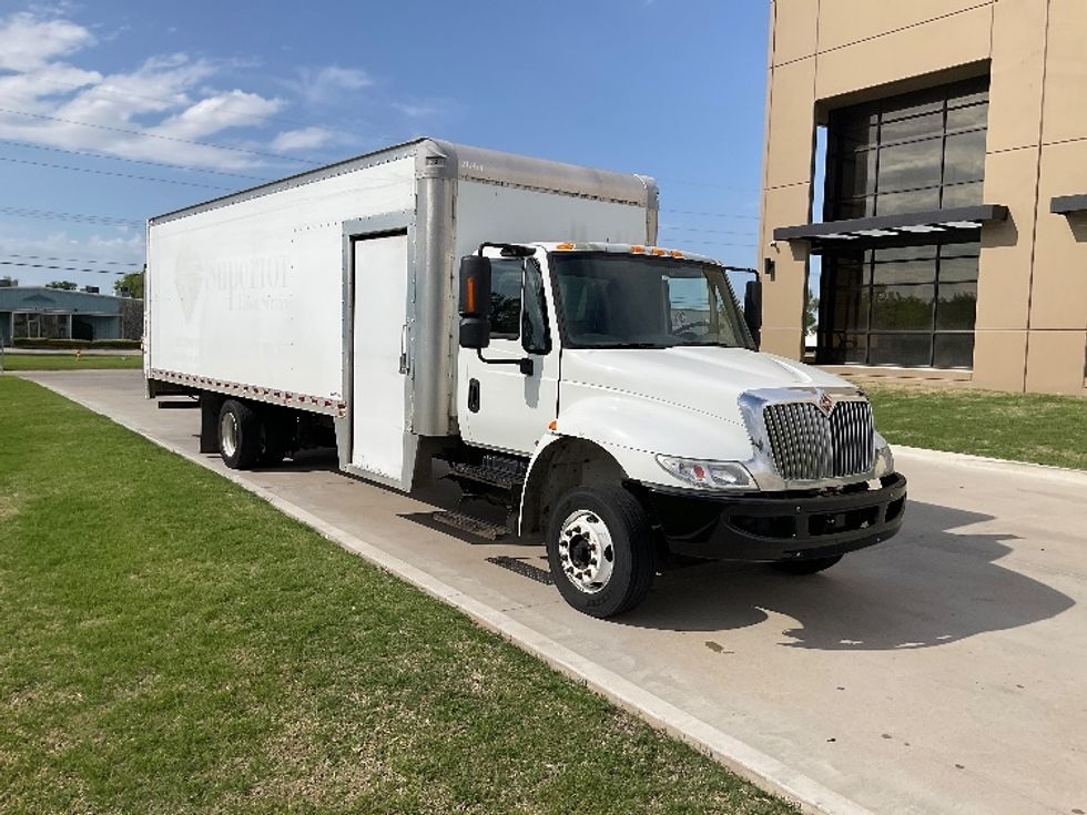 Medium Duty Box Truck-Light and Medium Duty Trucks-International-2019-4300LP-Tulsa-OK-88,760\n\t\tmiles-$ 56,000 - Image 1