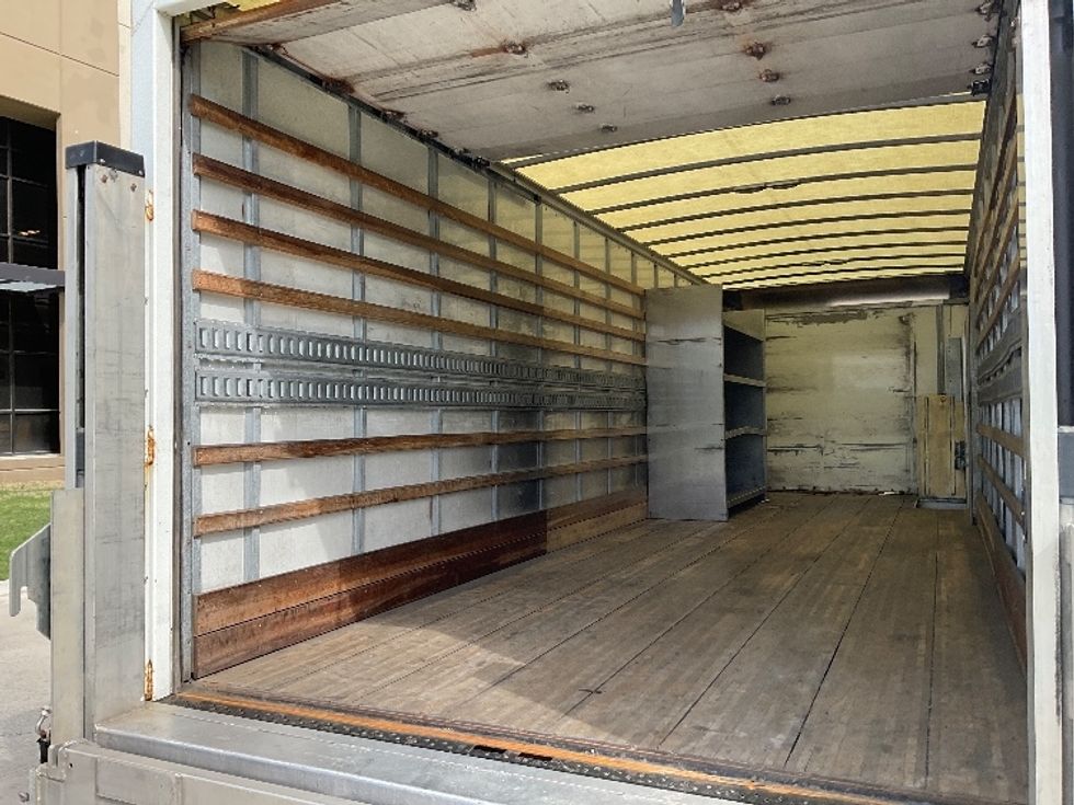 Medium Duty Box Truck-Light and Medium Duty Trucks-International-2019-4300LP-Tulsa-OK-88,760\n\t\tmiles-$ 56,000 - Image 11