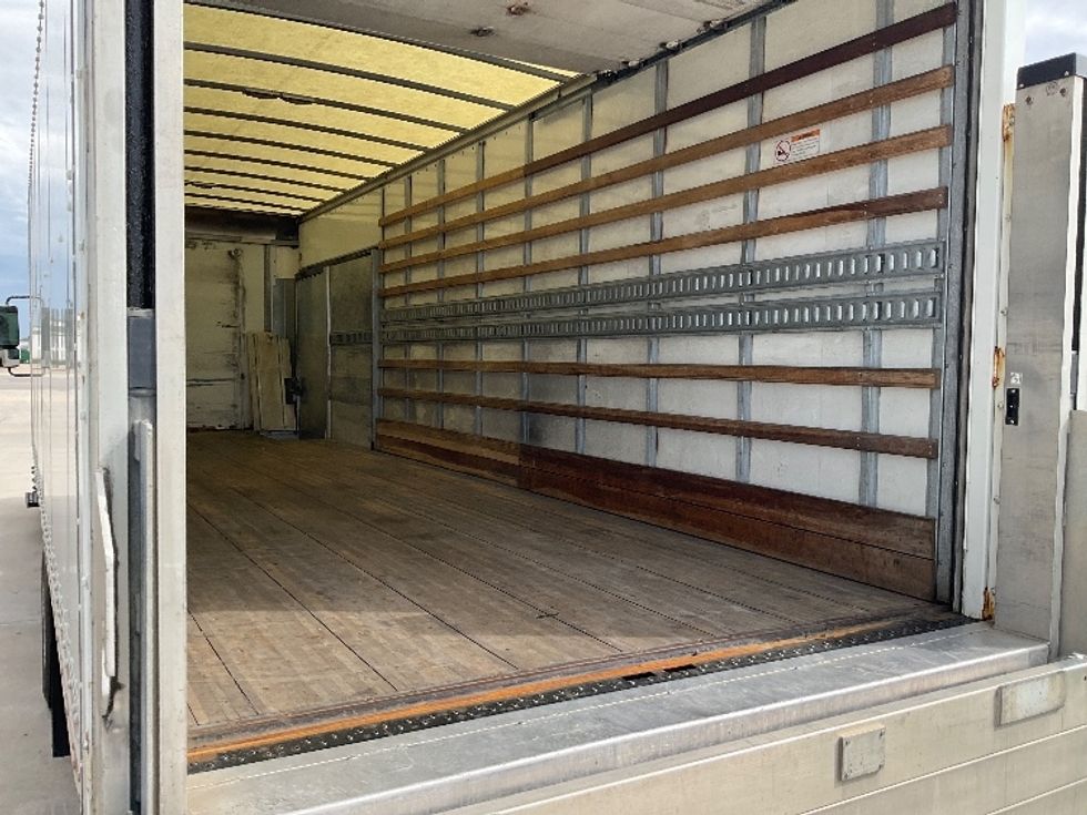Medium Duty Box Truck-Light and Medium Duty Trucks-International-2019-4300LP-Tulsa-OK-88,760\n\t\tmiles-$ 56,000 - Image 12