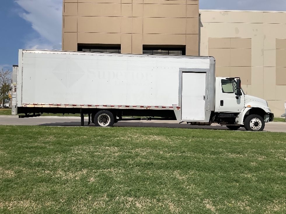 Medium Duty Box Truck-Light and Medium Duty Trucks-International-2019-4300LP-Tulsa-OK-88,760\n\t\tmiles-$ 56,000 - Image 15