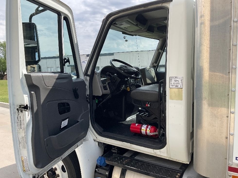 Medium Duty Box Truck-Light and Medium Duty Trucks-International-2019-4300LP-Tulsa-OK-88,760\n\t\tmiles-$ 56,000 - Image 16