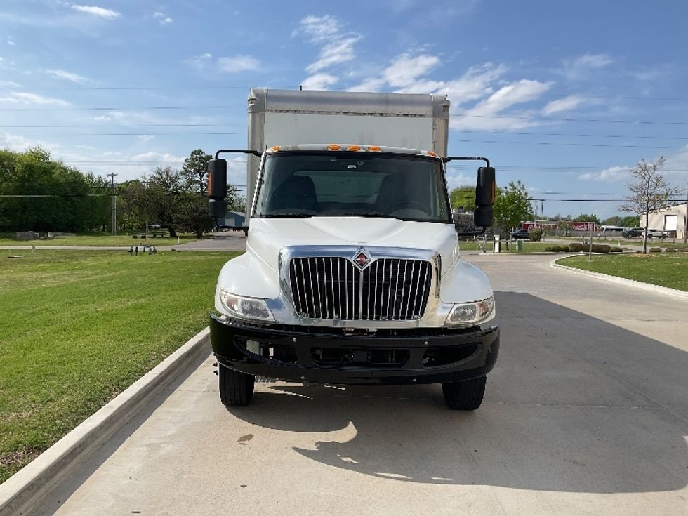 Medium Duty Box Truck-Light and Medium Duty Trucks-International-2019-4300LP-Tulsa-OK-88,760\n\t\tmiles-$ 56,000 - Image 2